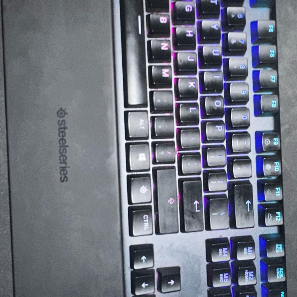 SteelSeries - Apex Pro Full Size Wired Mechanical OmniPoint Adjustable switches
